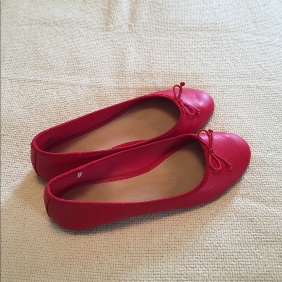 Old navy flats - Picture 2 of 4